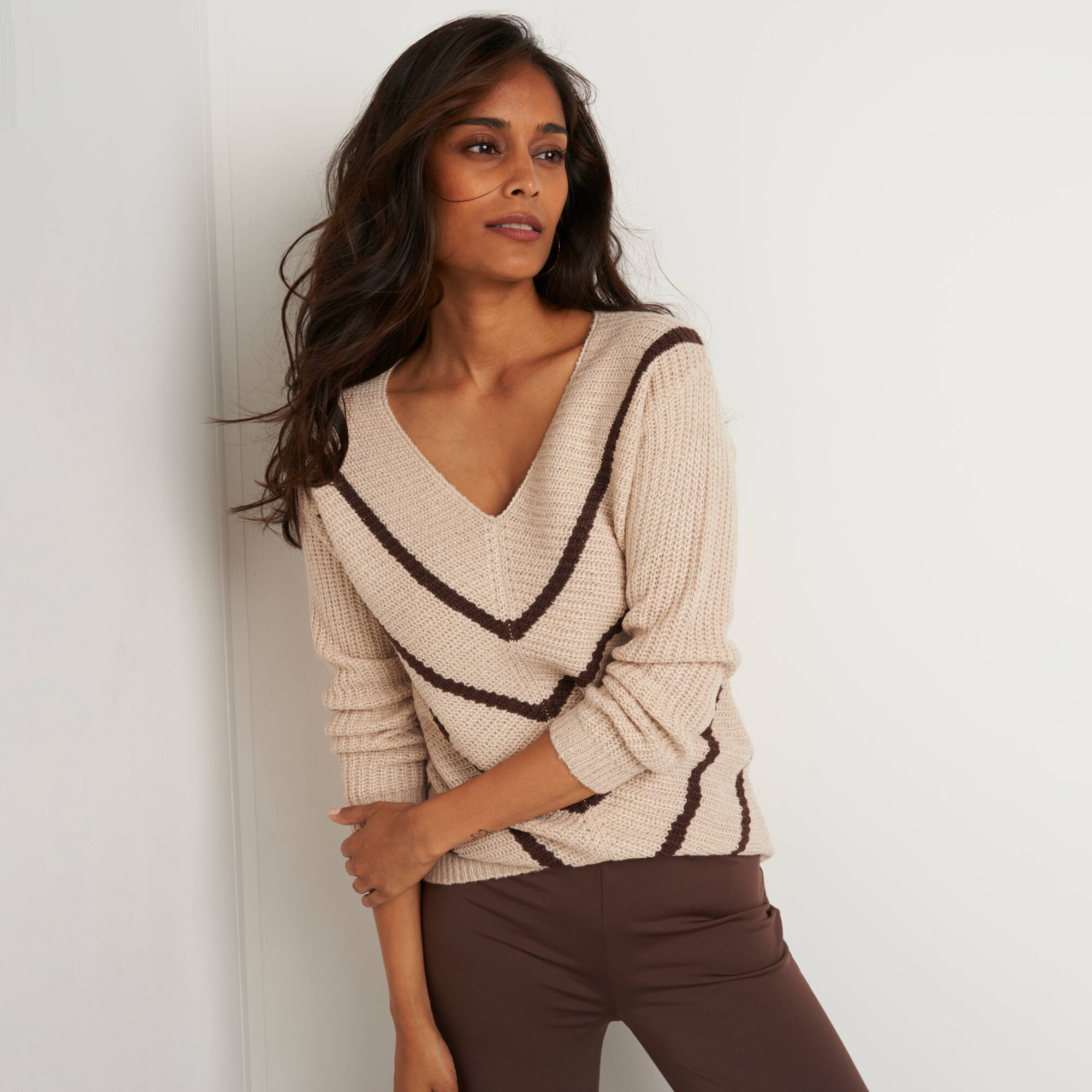 Pull Manches Longues Col V - COMPETITION - Taille 38/40 - Couleurs Blanc, Beige, Noir - Synthétique