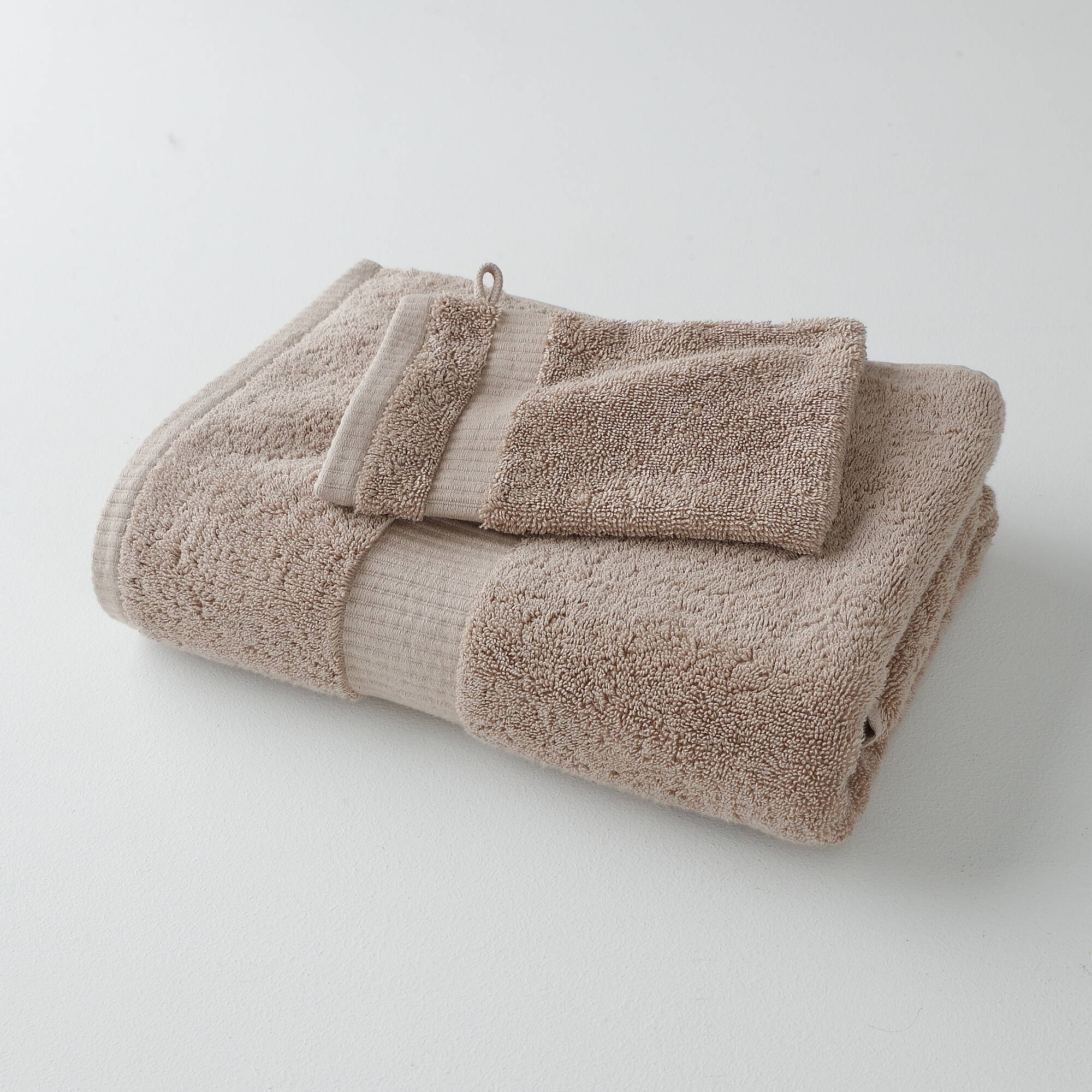 Collection serviettes de bain unies 640g/m2 confort prestige - Blancheporte