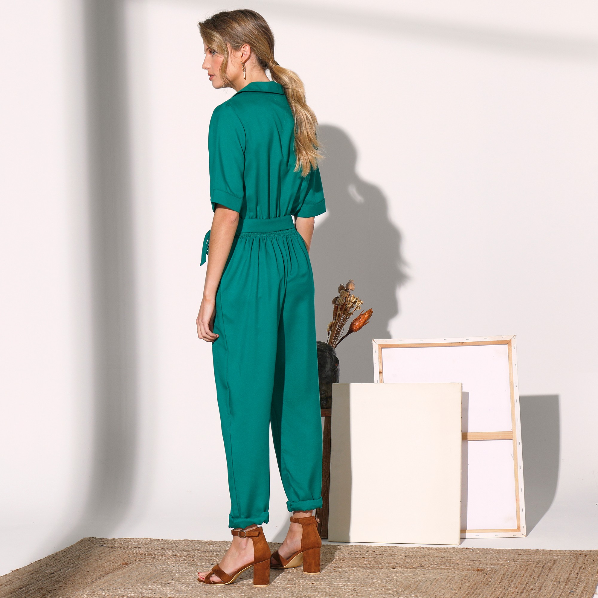 Blanche porte combinaison pantalon store