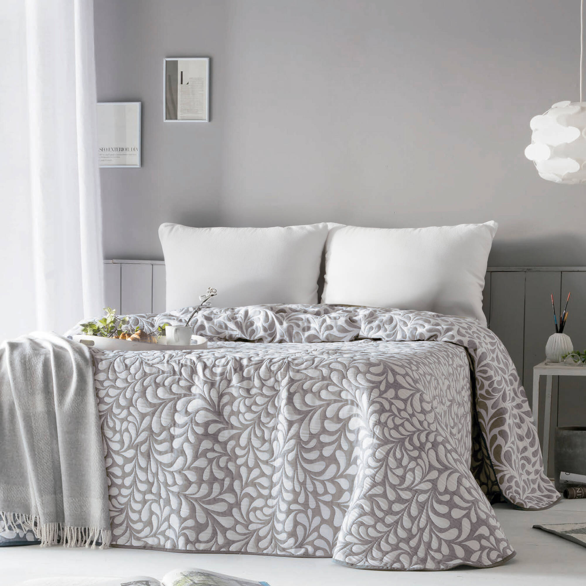 Couvre-lit jacquard motif Feuilles - Blancheporte