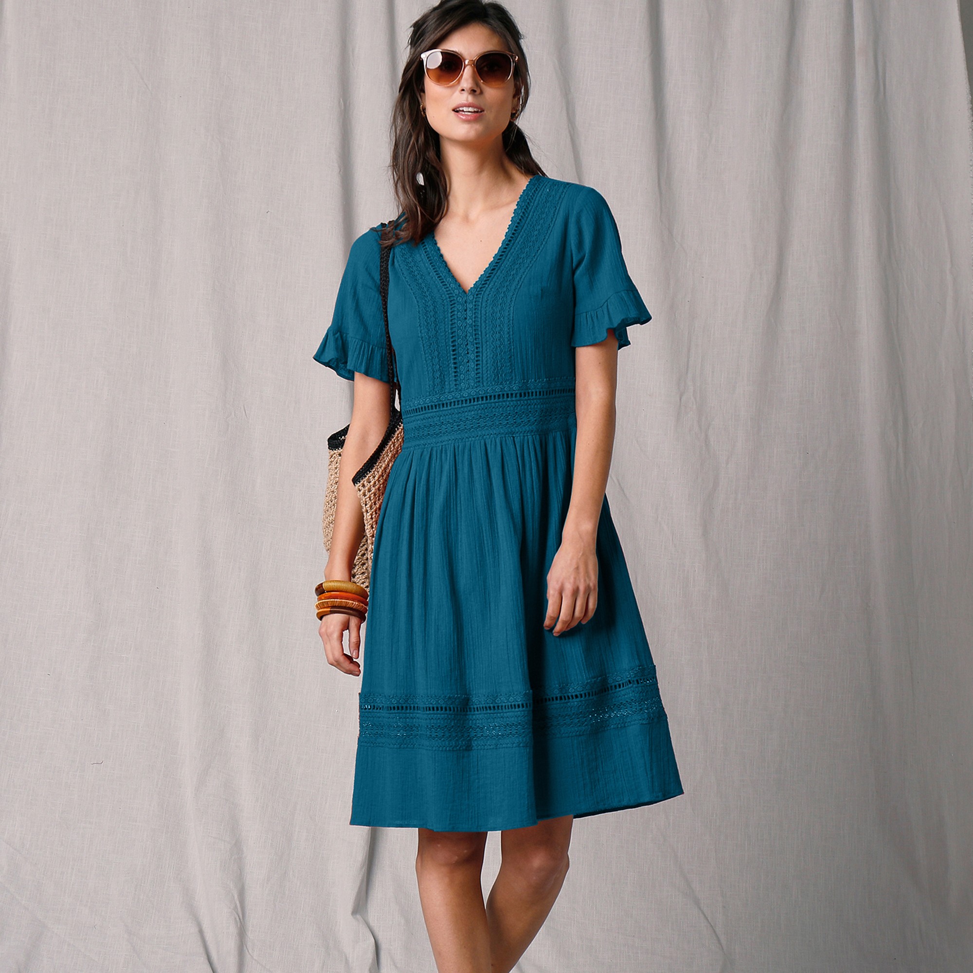 Robe Courte Crépon Et Macramé Manches Courtes Volantées - Blancheporte