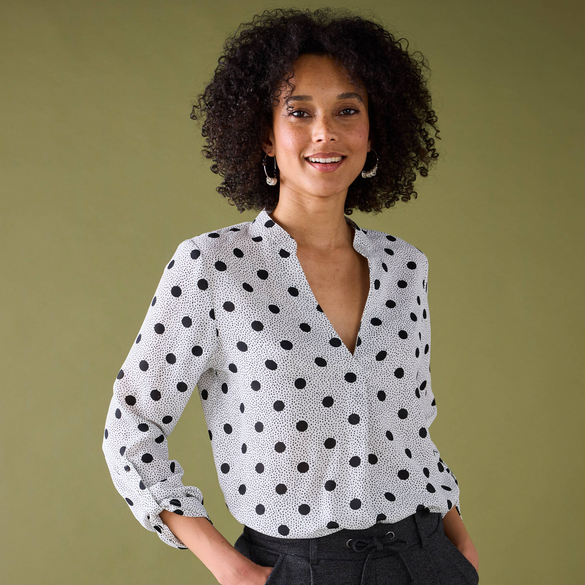 Chemisier/Blouse Col Tunisien Noir à Pois Blancs - Taille 38/40, Viscose, Neuf Avec étiquettes, Style Chic Et Confortable