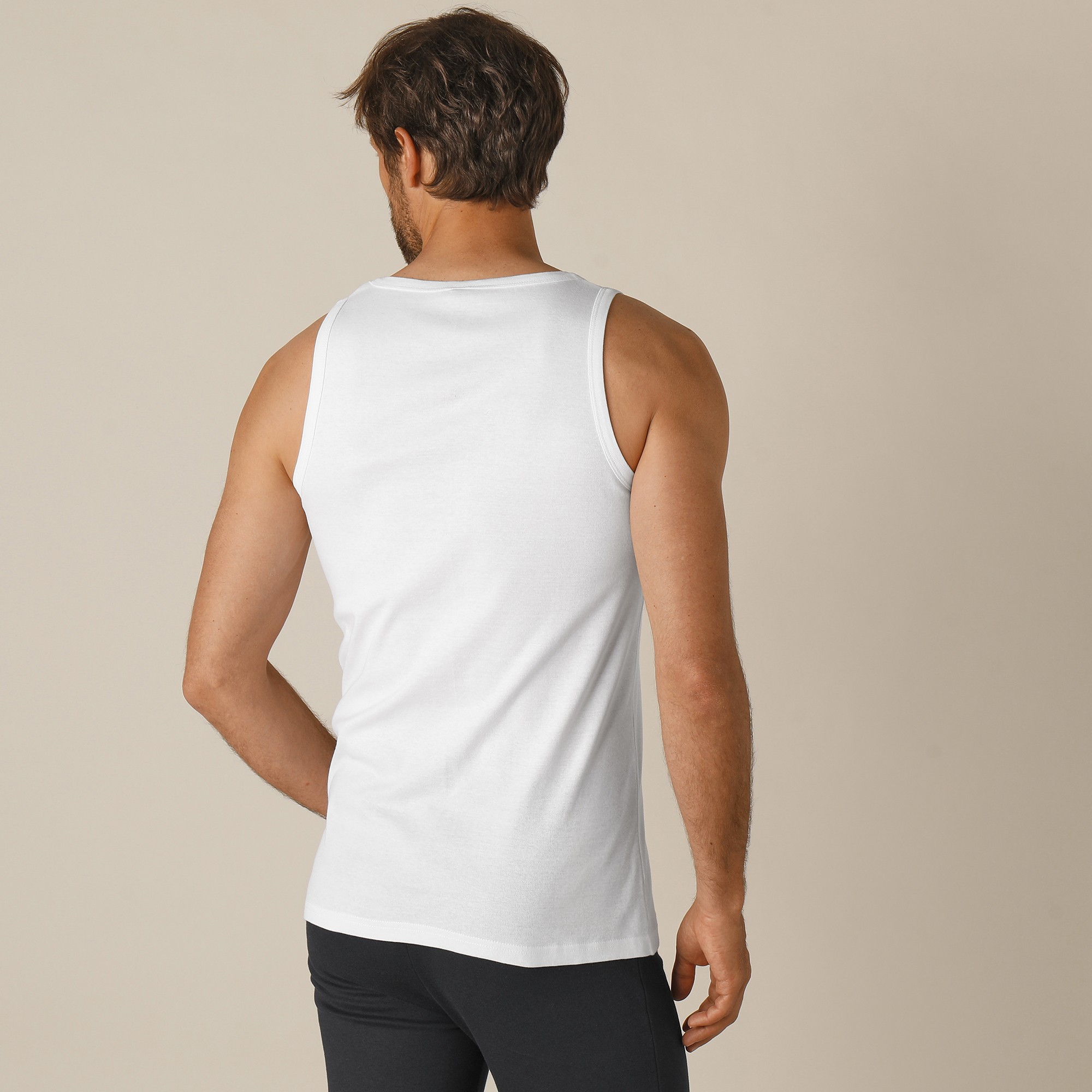 Blanche porte sous vetements homme sales
