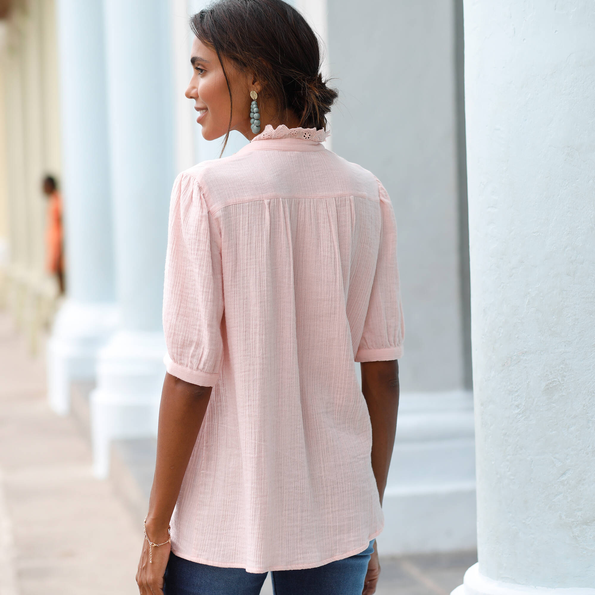 Chemisier manches courtes uni, gaze de coton, rose grisé