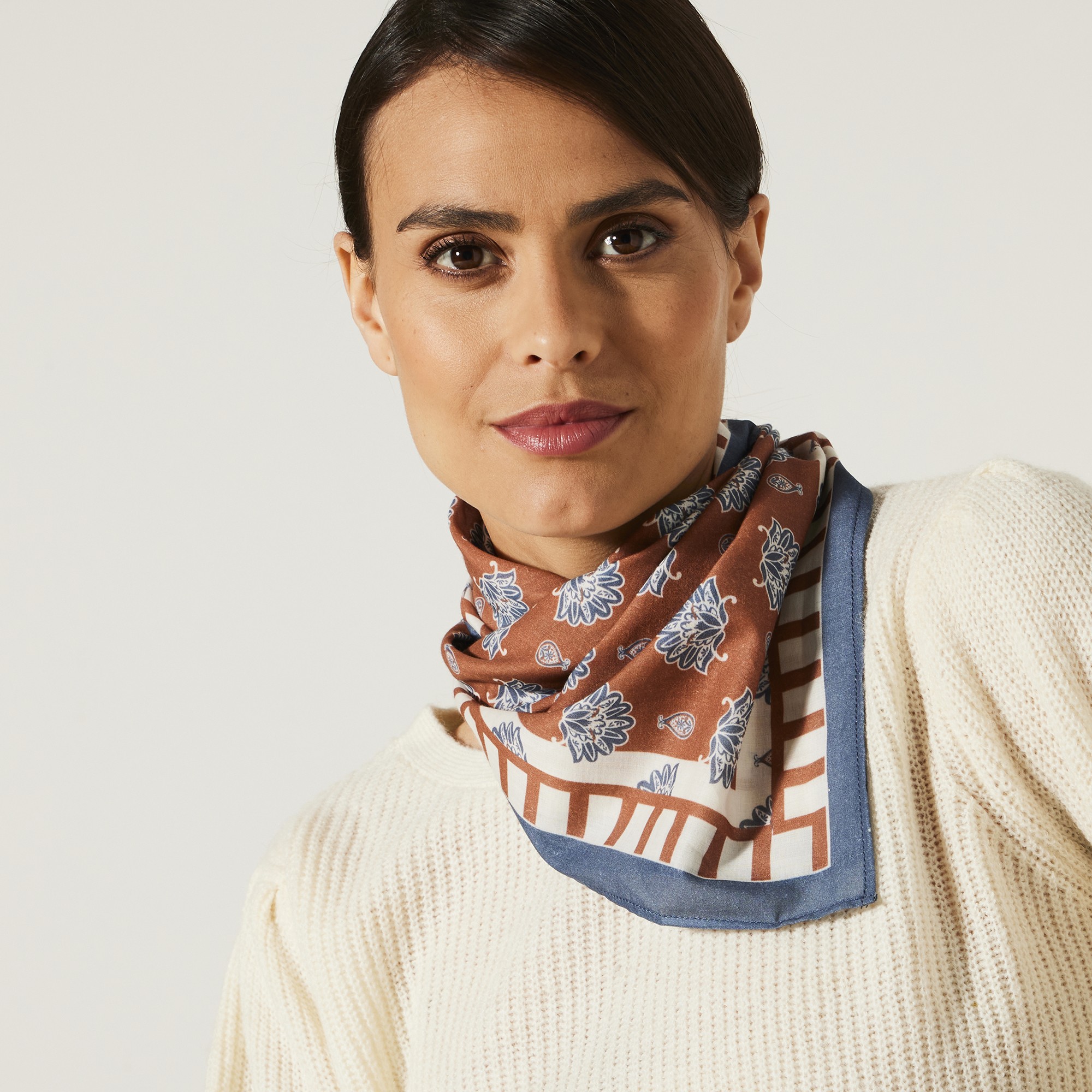 Foulard Confectionné En France Imprime? Motifs Indiens, 70 X 70 Cm - Coton - Blancheporte