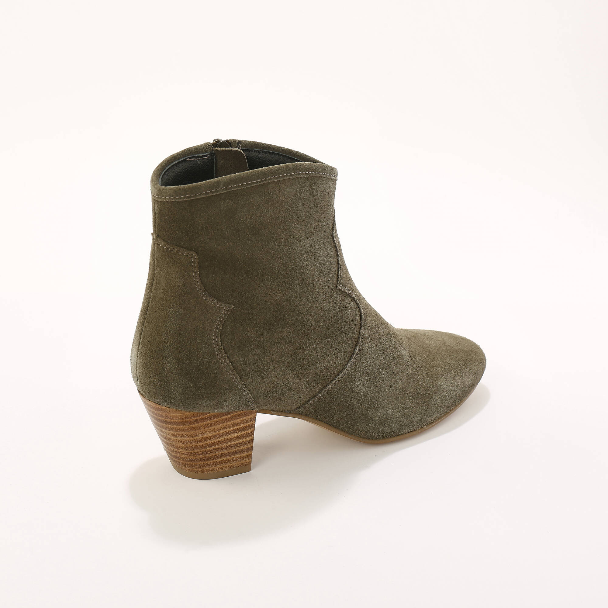 Blanche porte bottes store