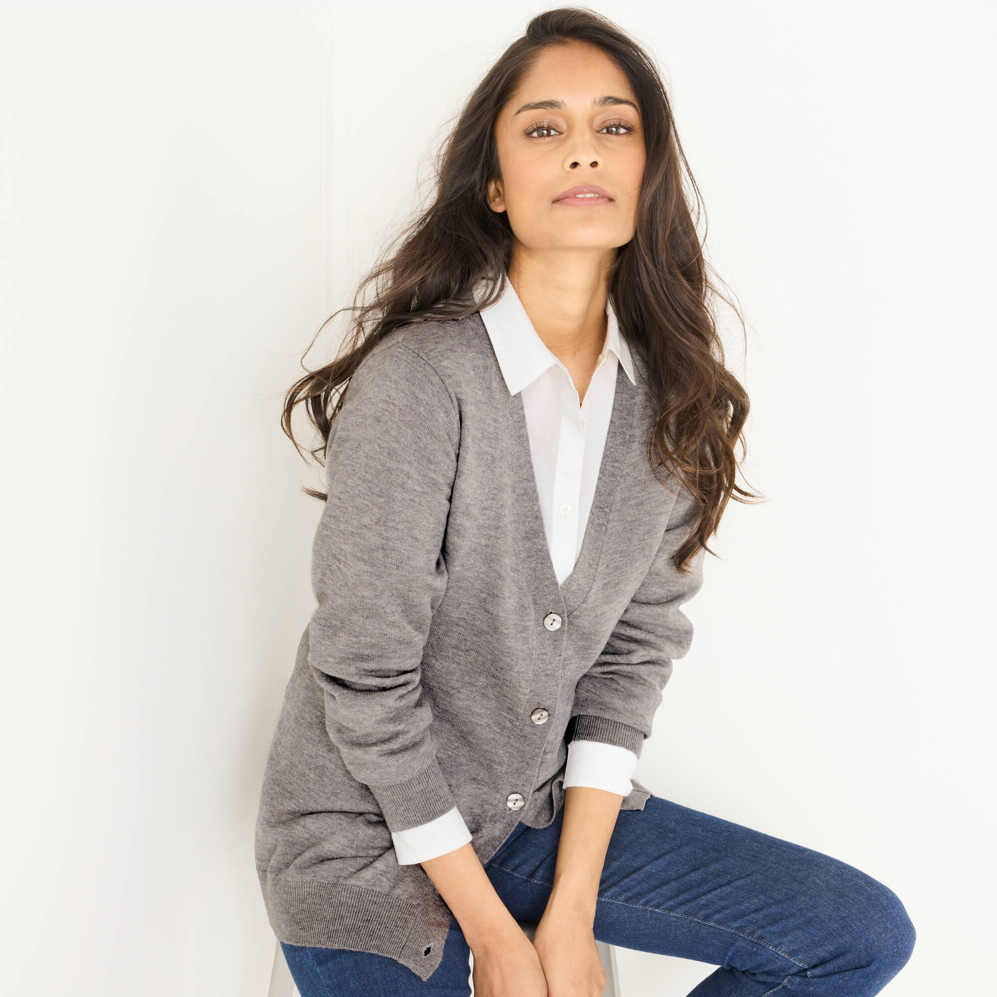 Gilet boutonné col V, laine d'agneau - Blancheporte