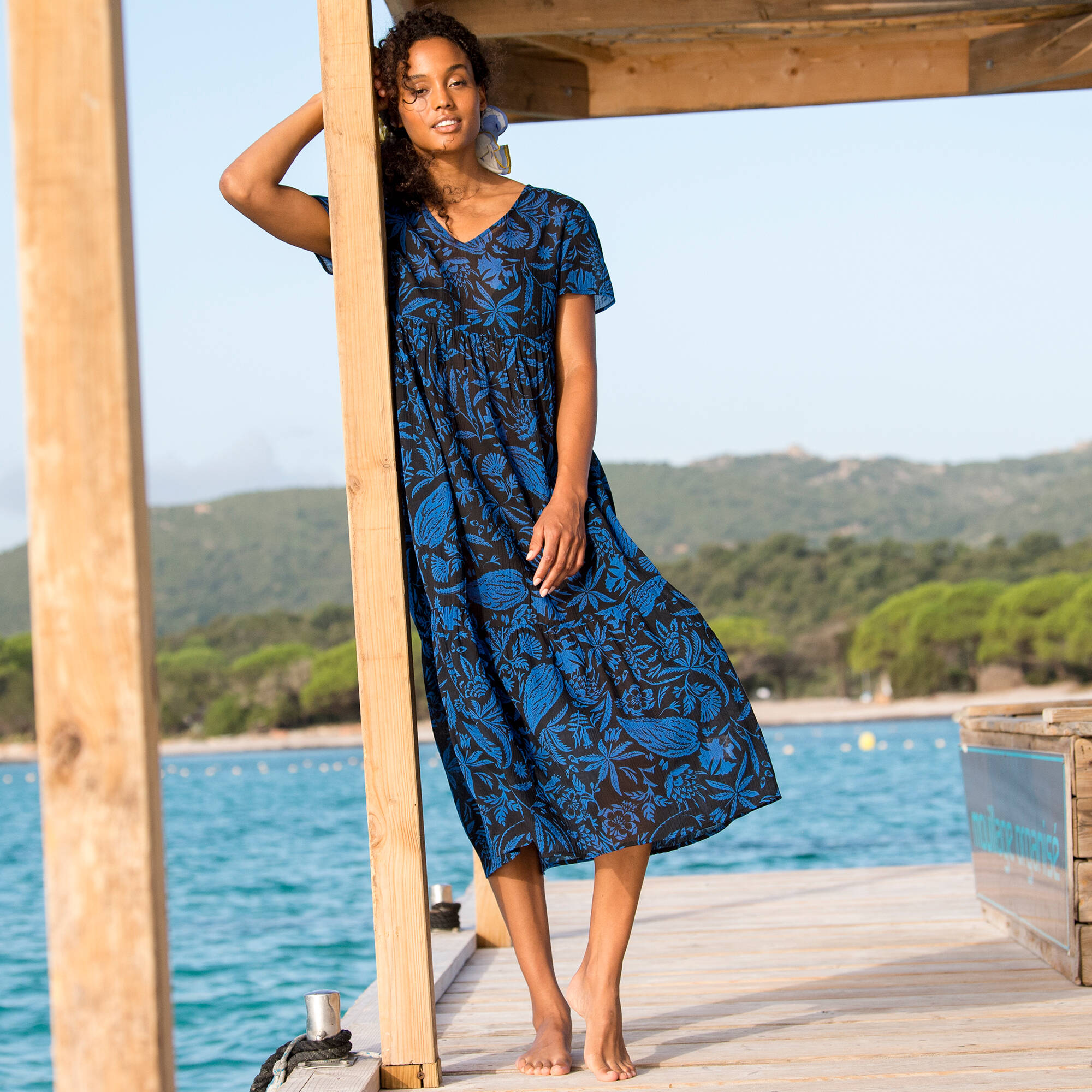 Robe Noire Robe Blanche Blanche Porte Robe Noire Blanche Porte