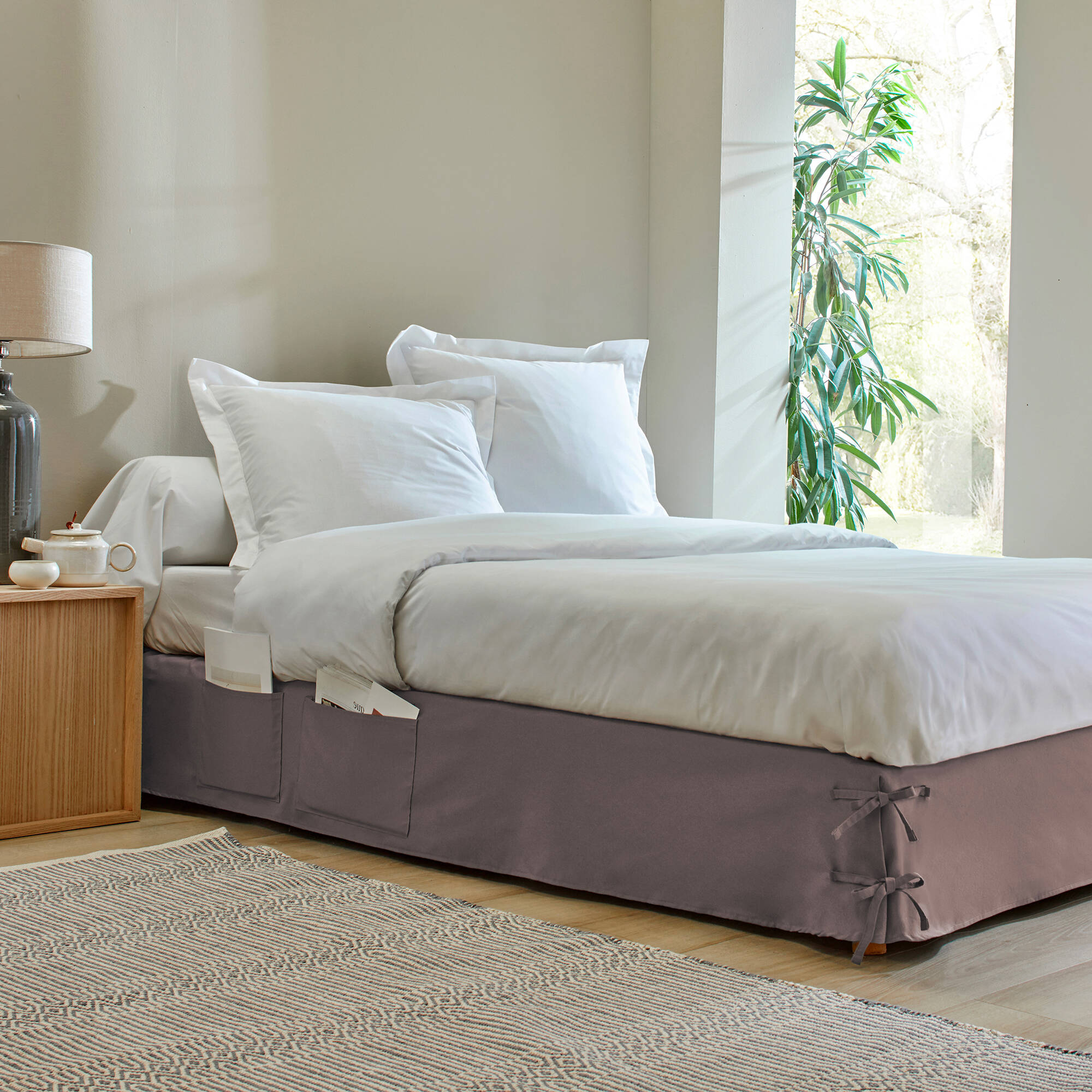 Cache-sommier intégral avec poches, volant et nouettes - Blancheporte