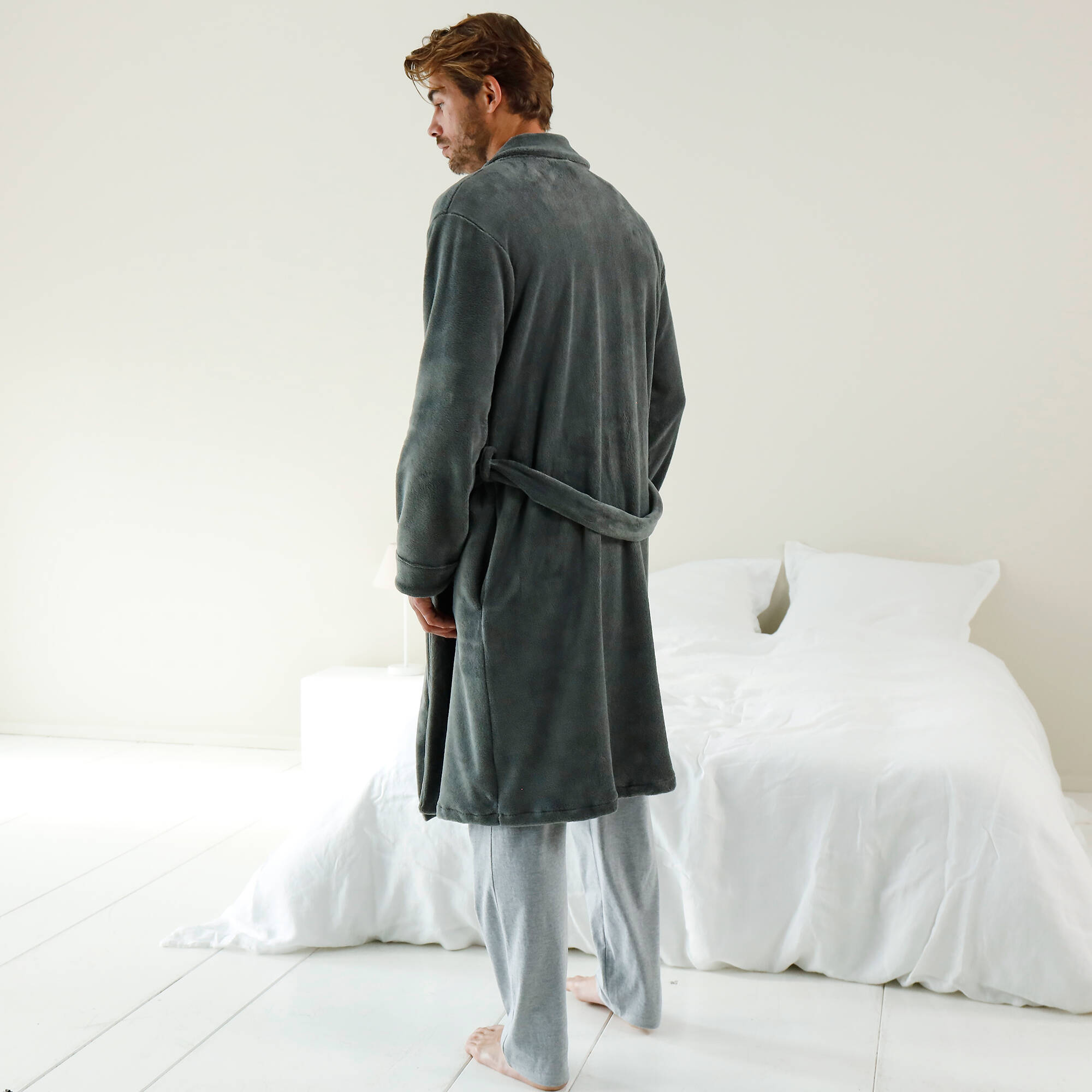 Blanche porte robe de chambre homme new arrivals