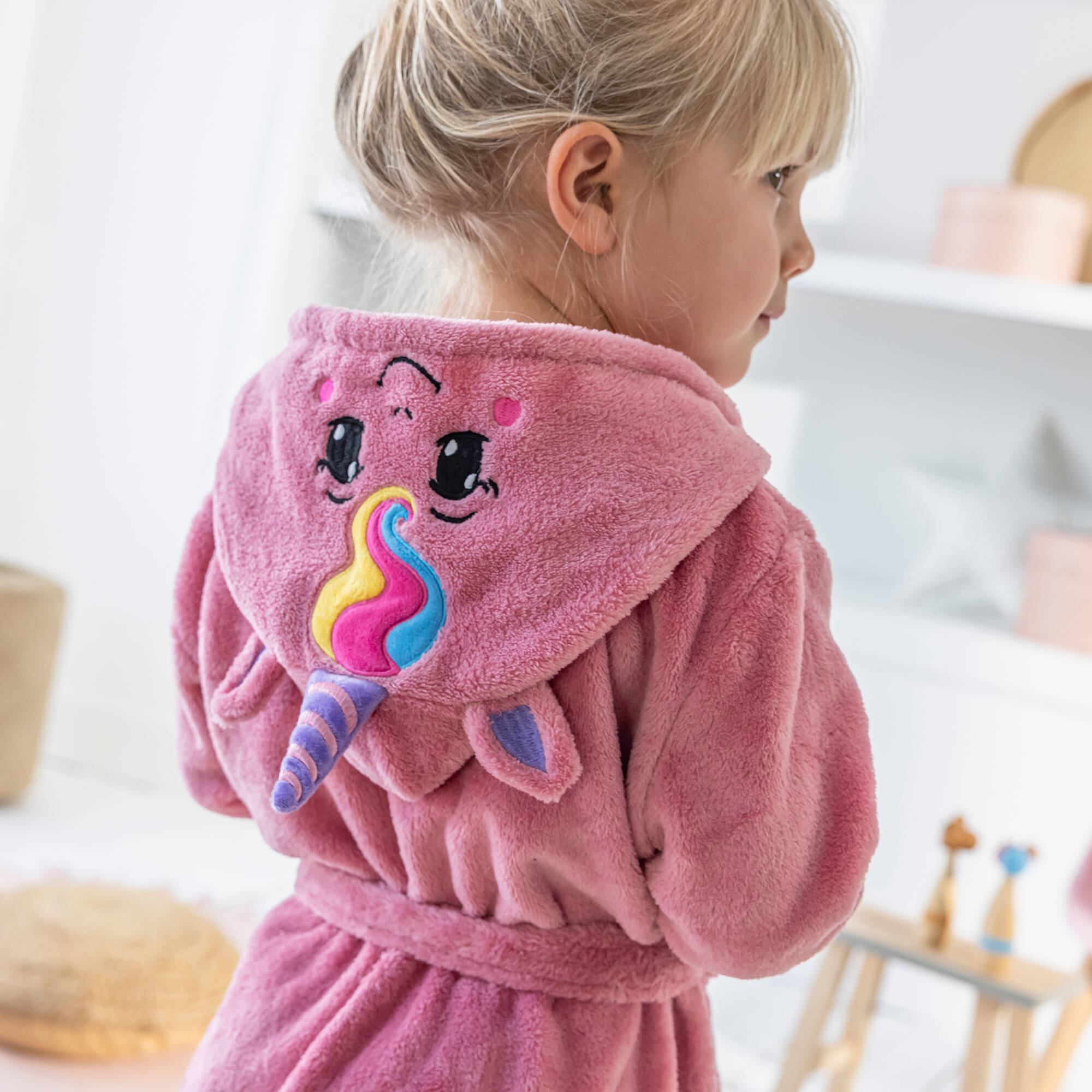 Peignoir de bain enfant licorne a capuche microfibre toute douce rose Blancheporte