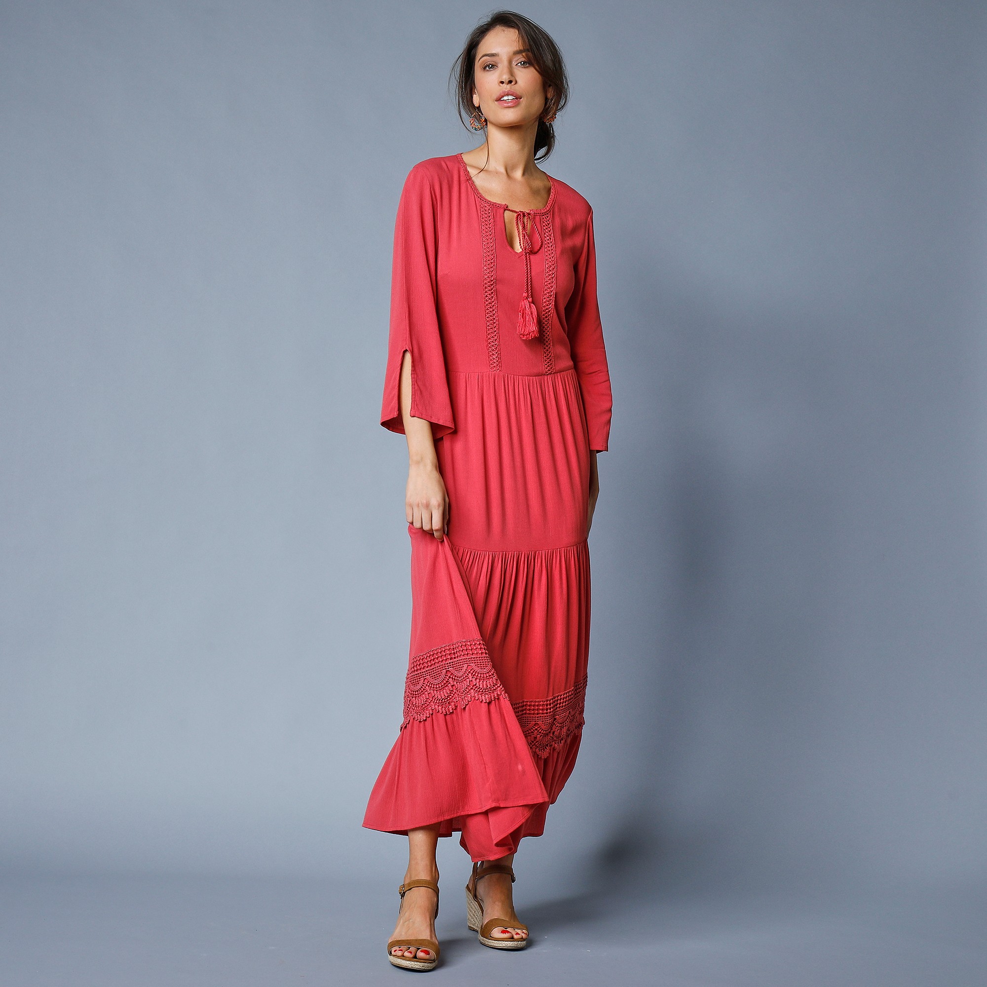 Blanche porte sales robe longue été