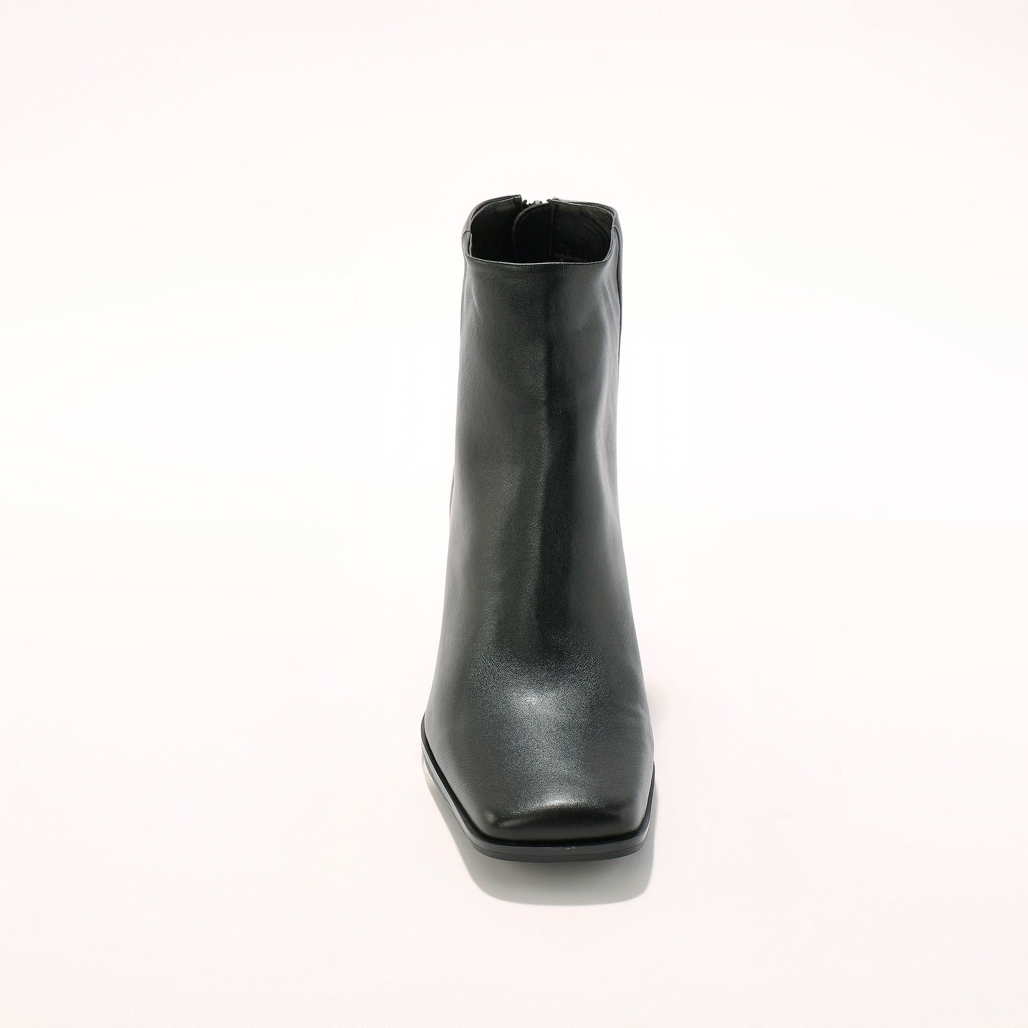 Blanche porte bottes sales
