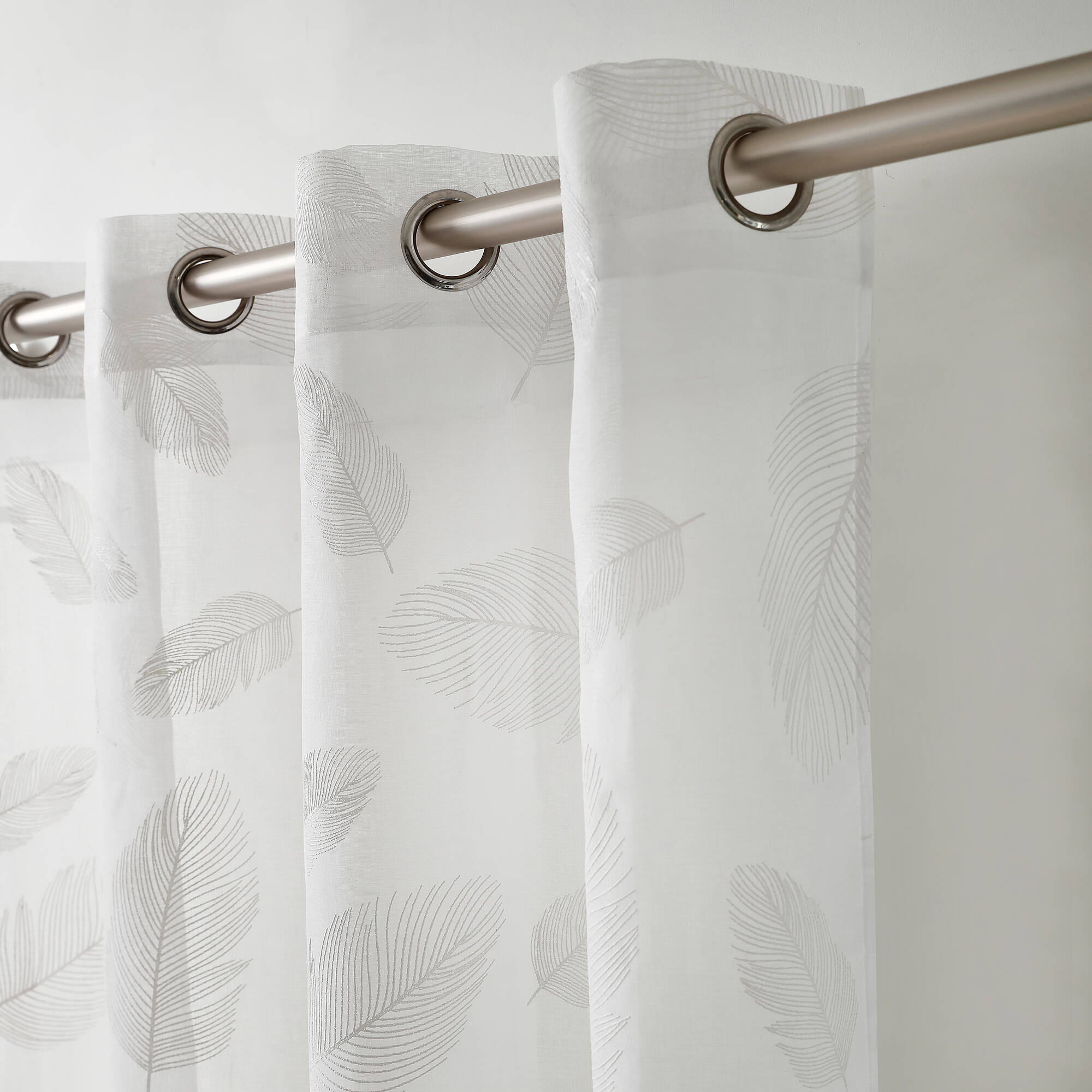 Voilage Motif Plumes - Finition Œillets - Blancheporte