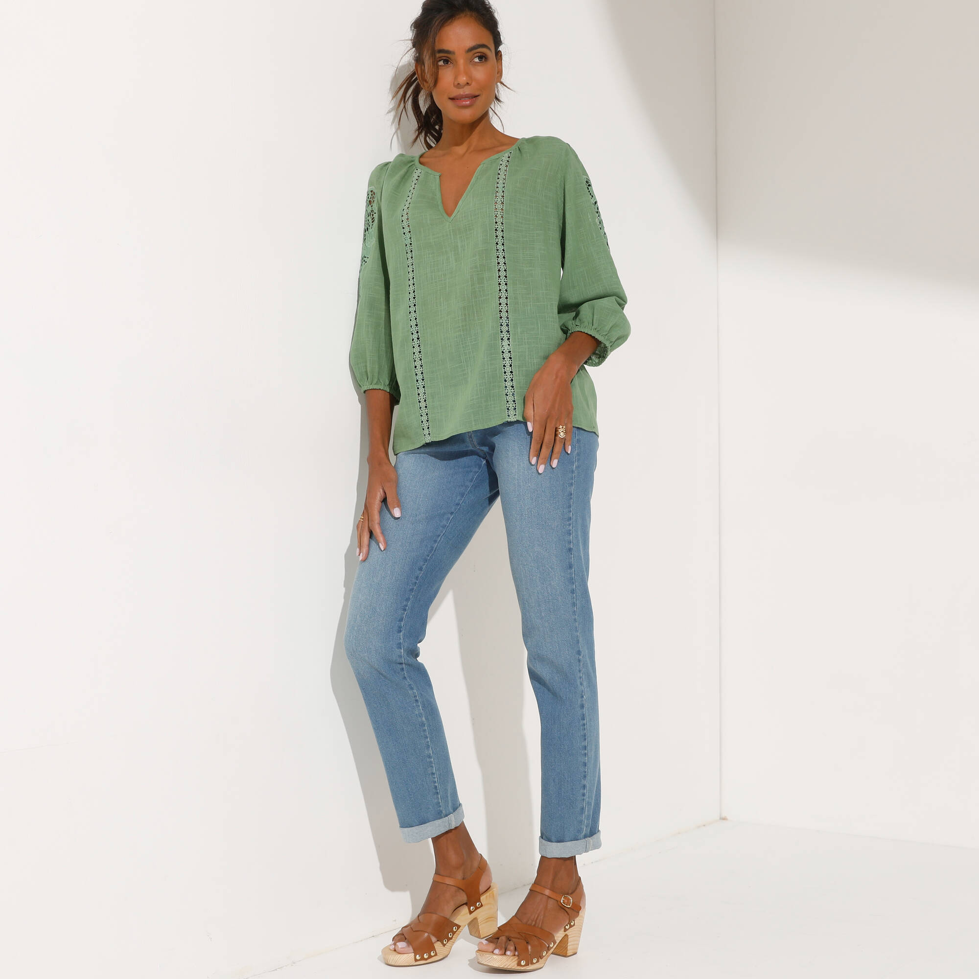 Blouse unie macramé, manches brodées - Blancheporte