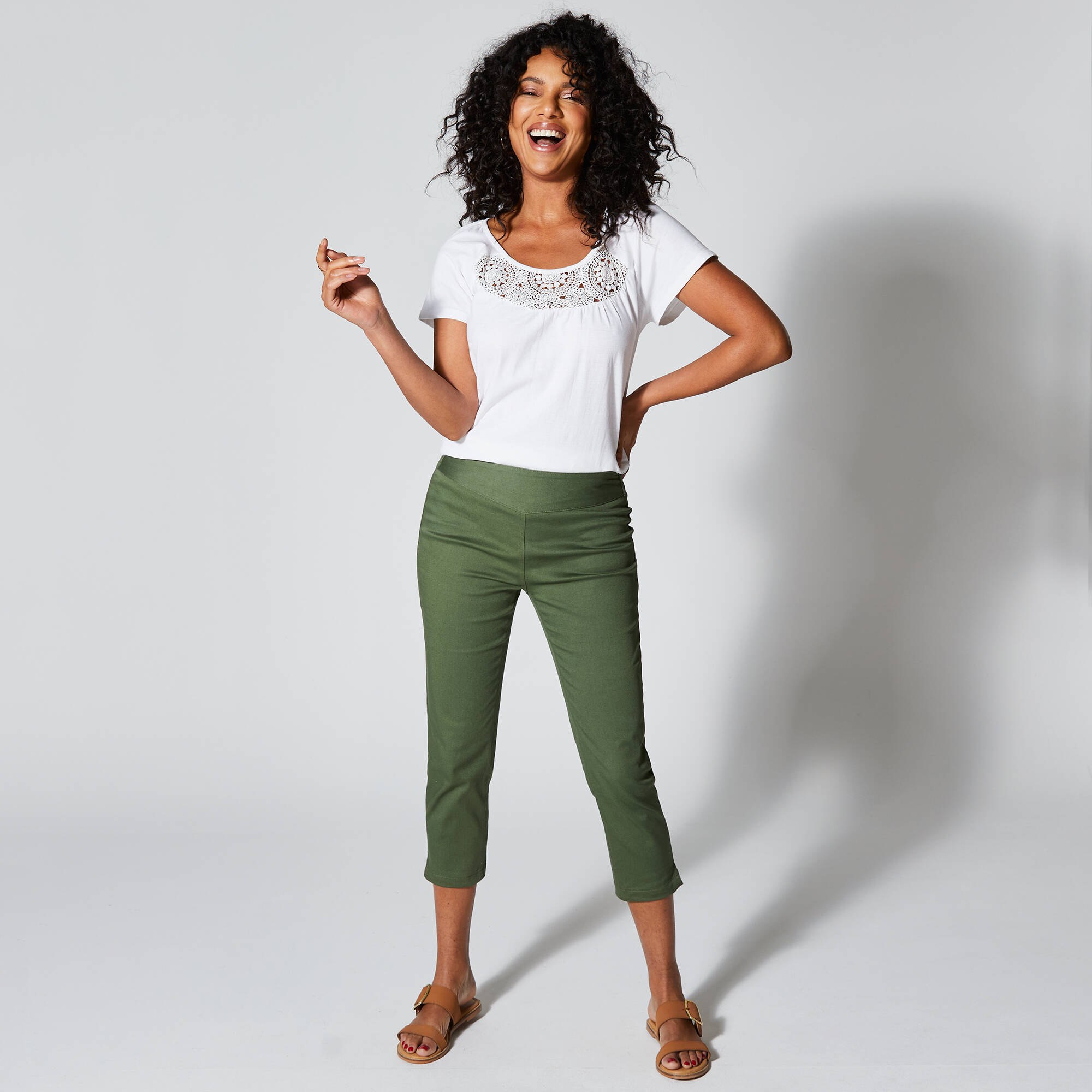 Pantacourt toile stretch effet ventre plat - Blancheporte 36$
