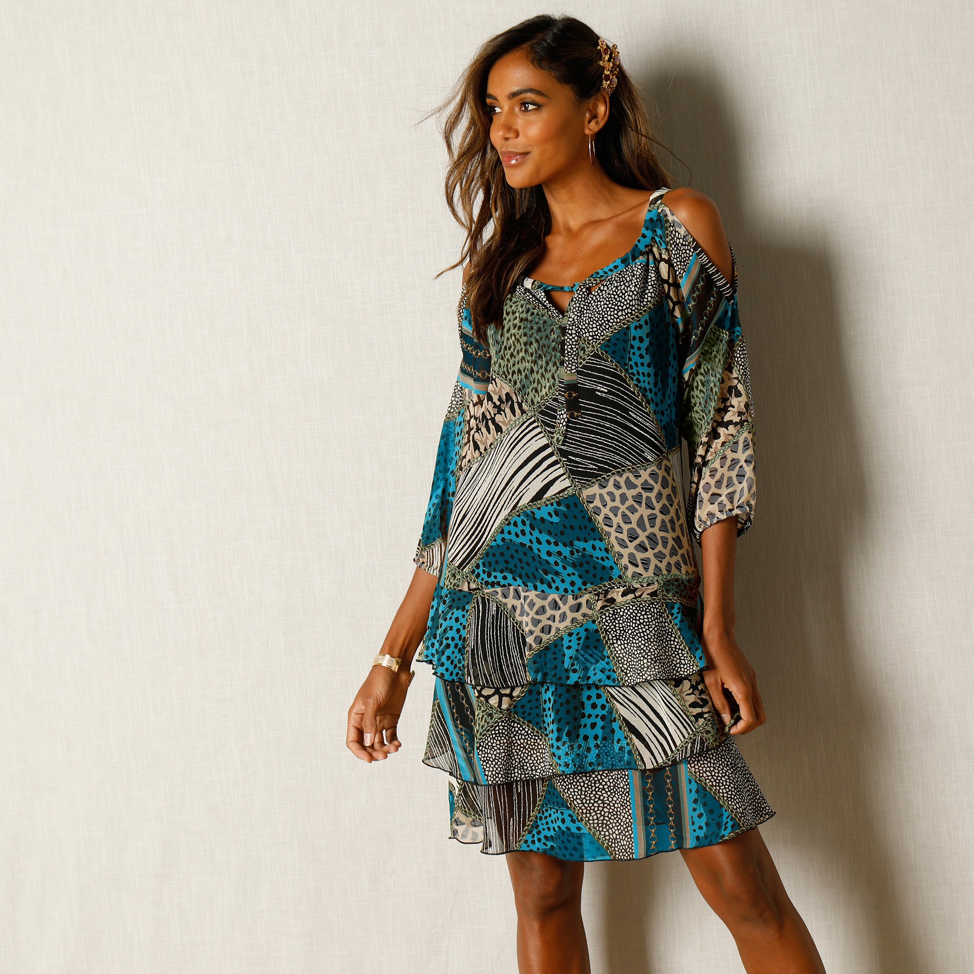 Blanche porte online robe de soirée