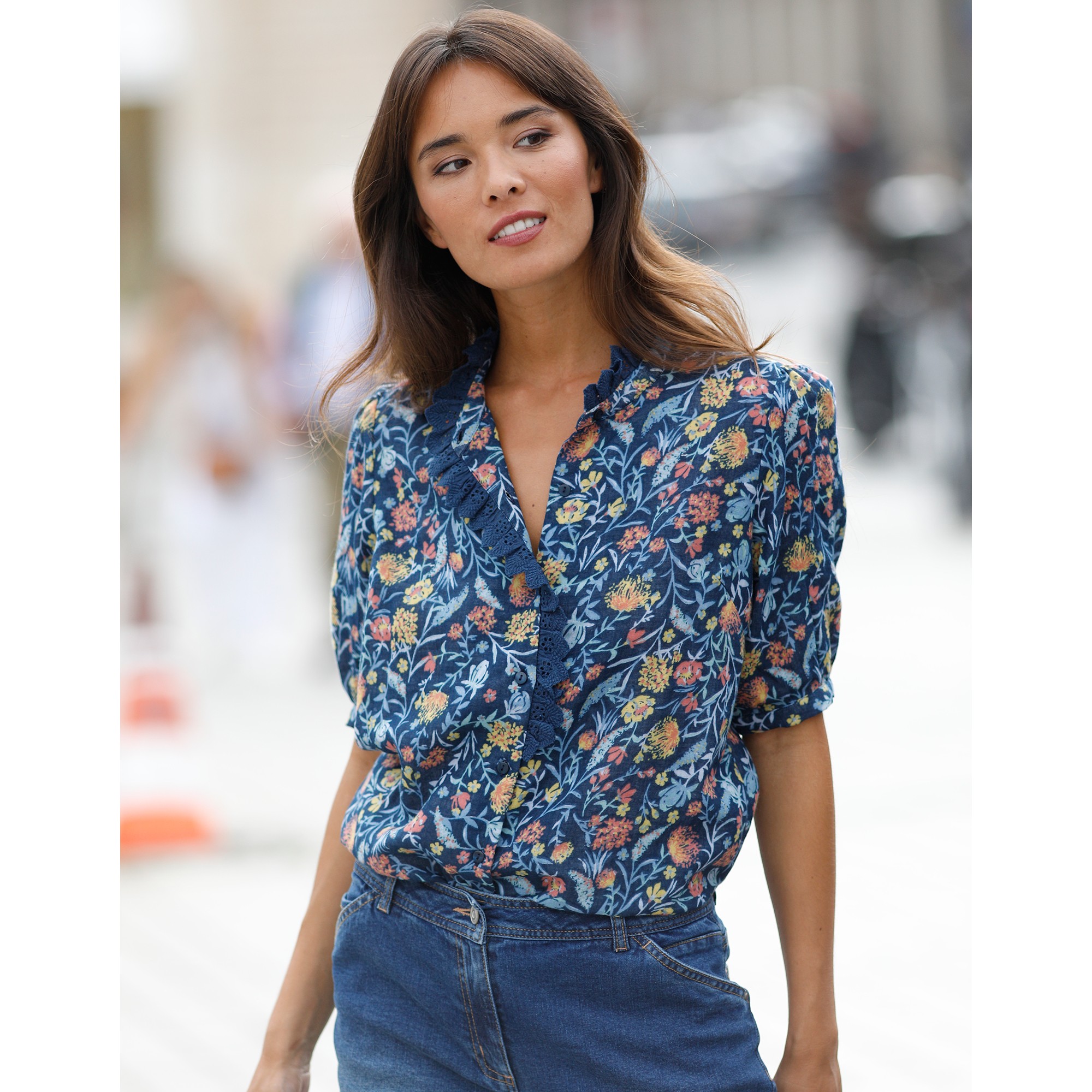 Blouse boutonn e imprim e d tails broderie gaze de coton marine