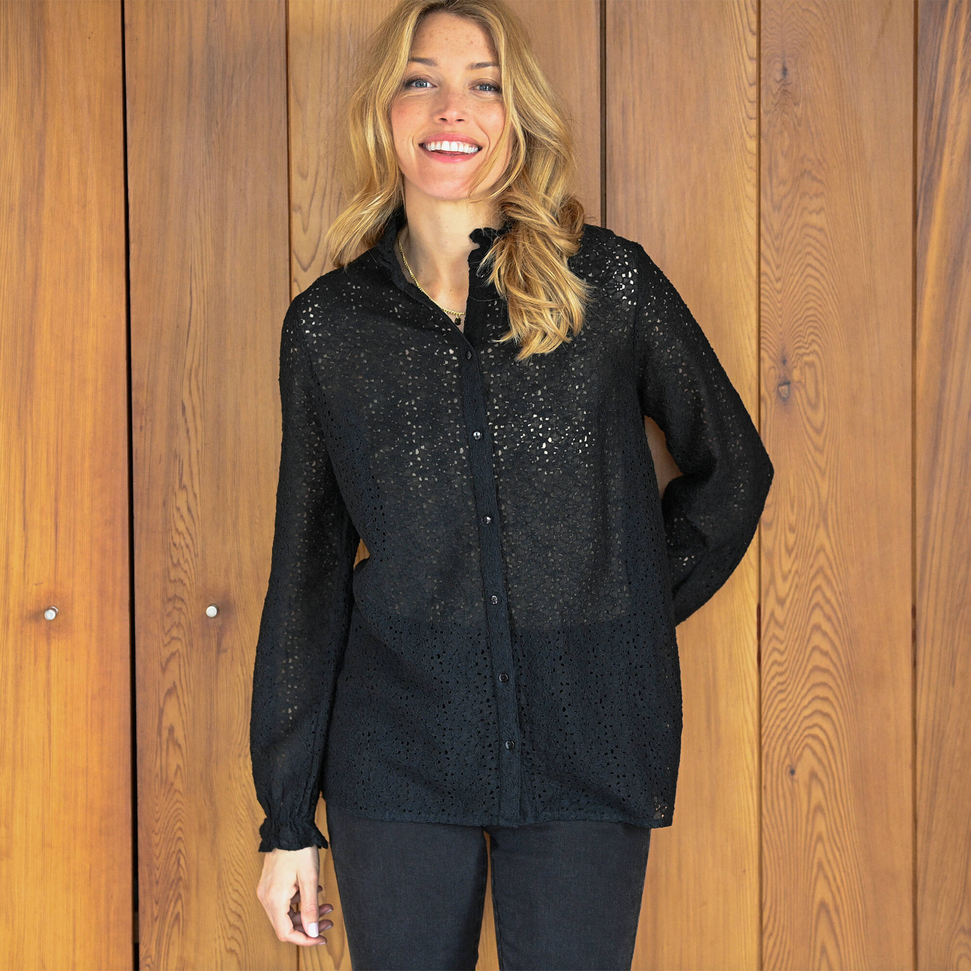 Blouse col montant volantée, dentelle, noir Blancheporte
