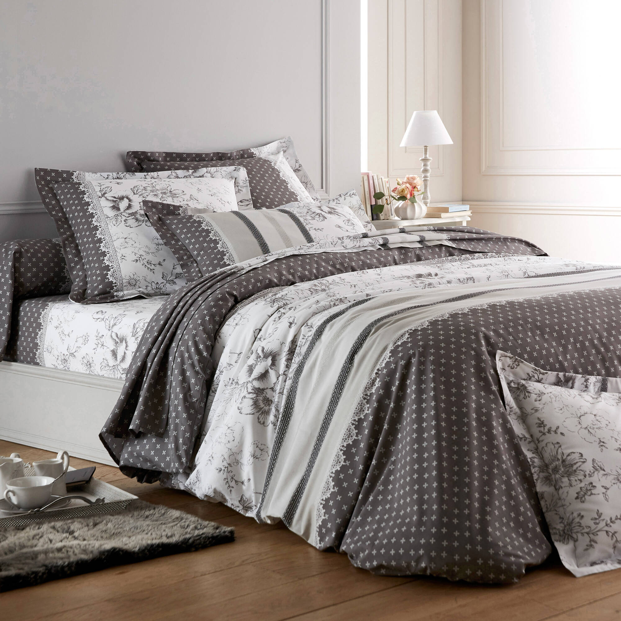 Linge de lit Gabrielle flanelle, imprimé fleurs et dentelle - Blancheporte