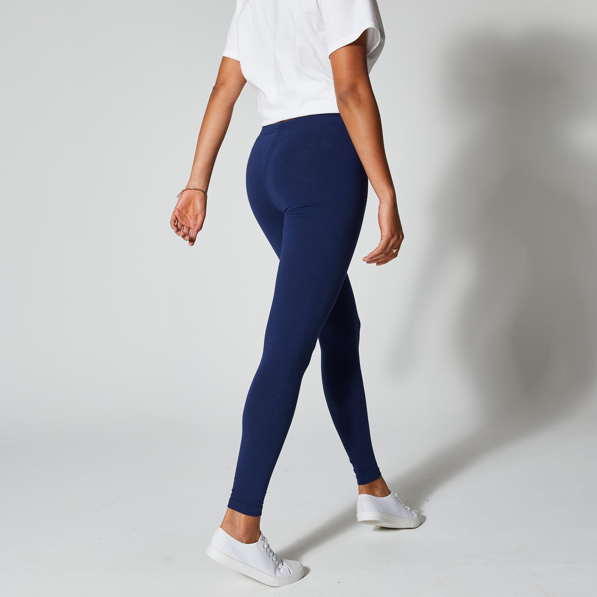 Blanche porte legging 2025