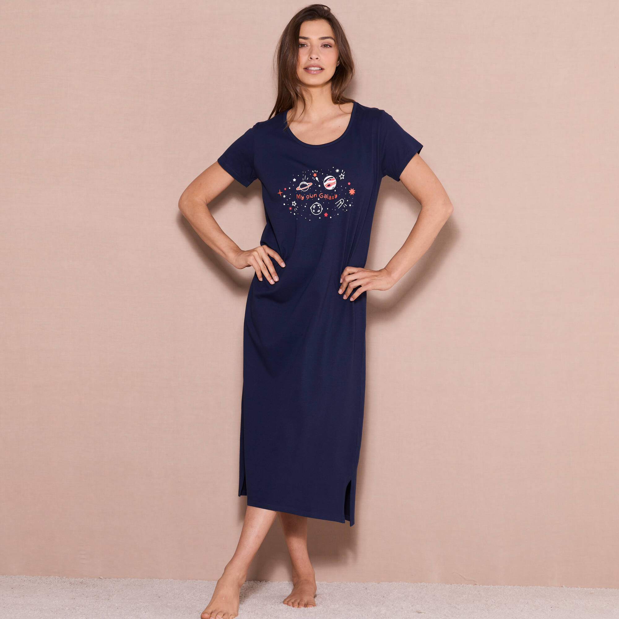 Chemise de nuit longue manches courtes motif «galaxie», marine
