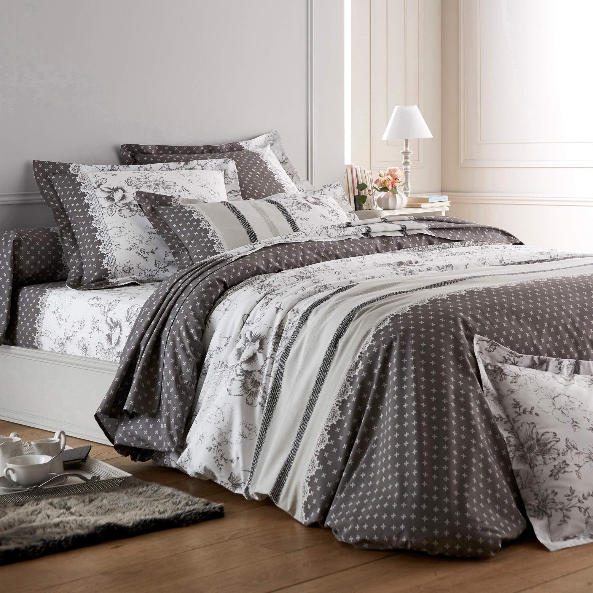 Linge De Lit Gabrielle En Coton Imprimé Pois, Fleurs Et Dentelle - Colombine