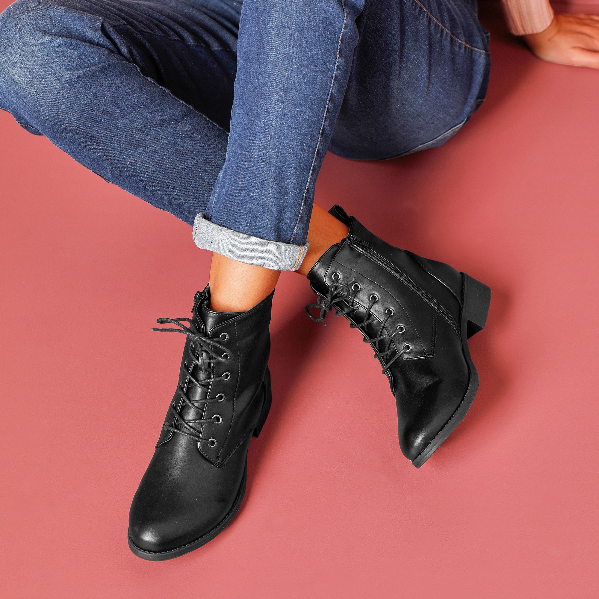 Bottines lacets noir Blancheporte