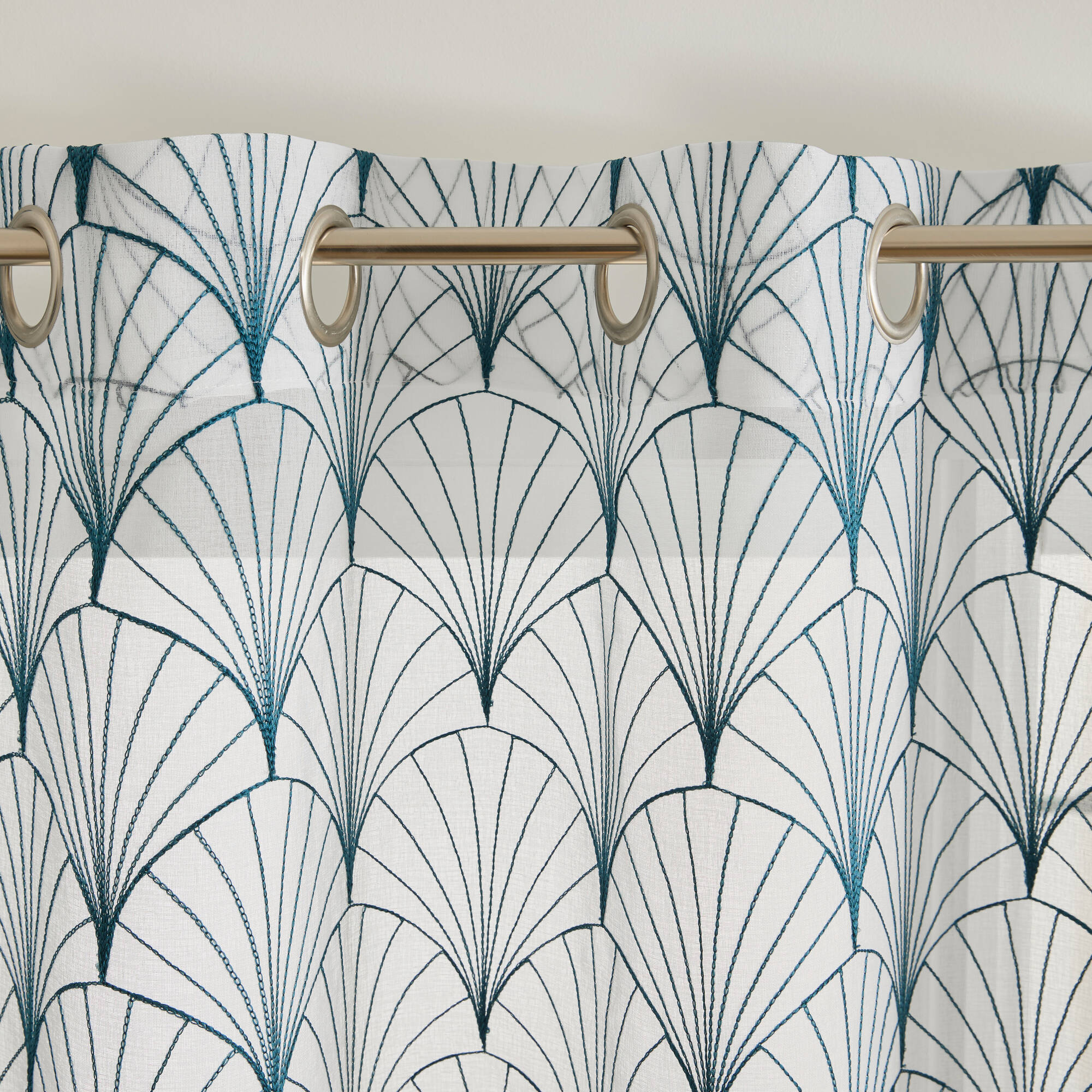 Voilage brodé motif art déco - finition oeillets - Blancheporte