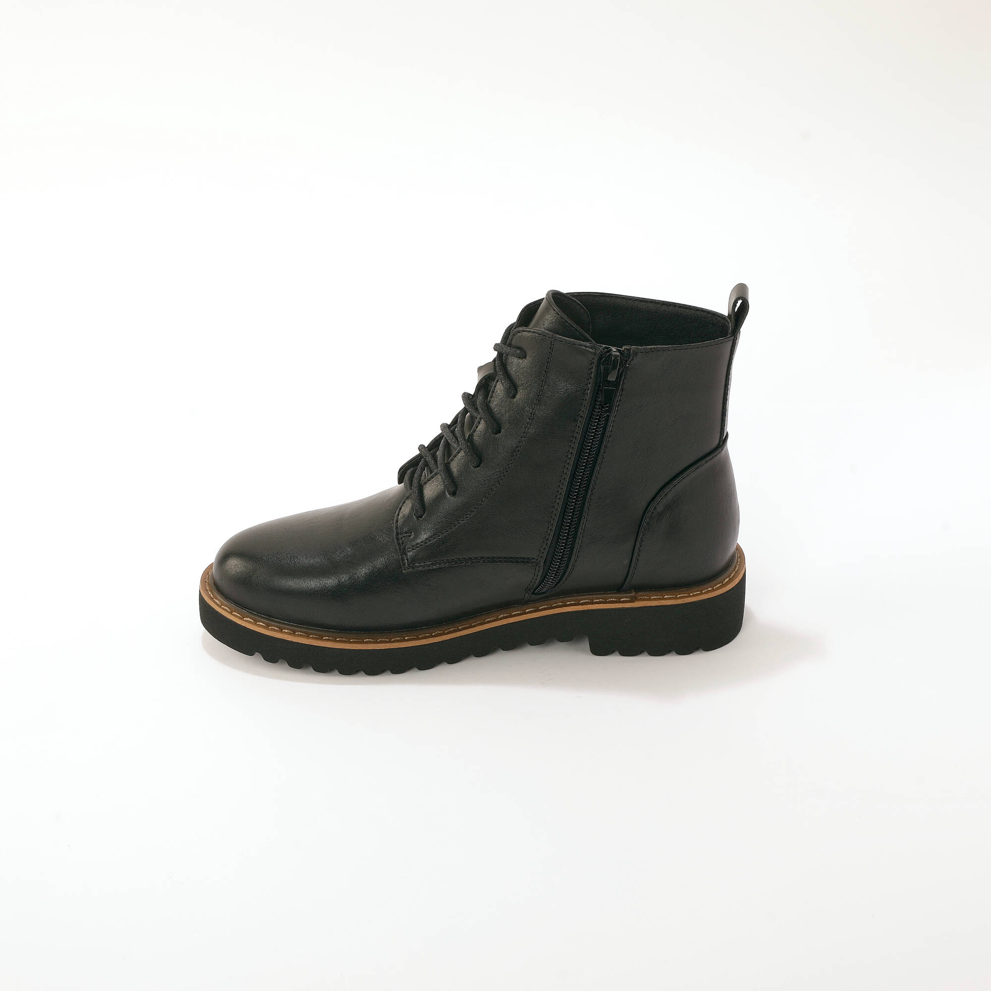Boots lacets semelle crante - Blancheporte 70 €