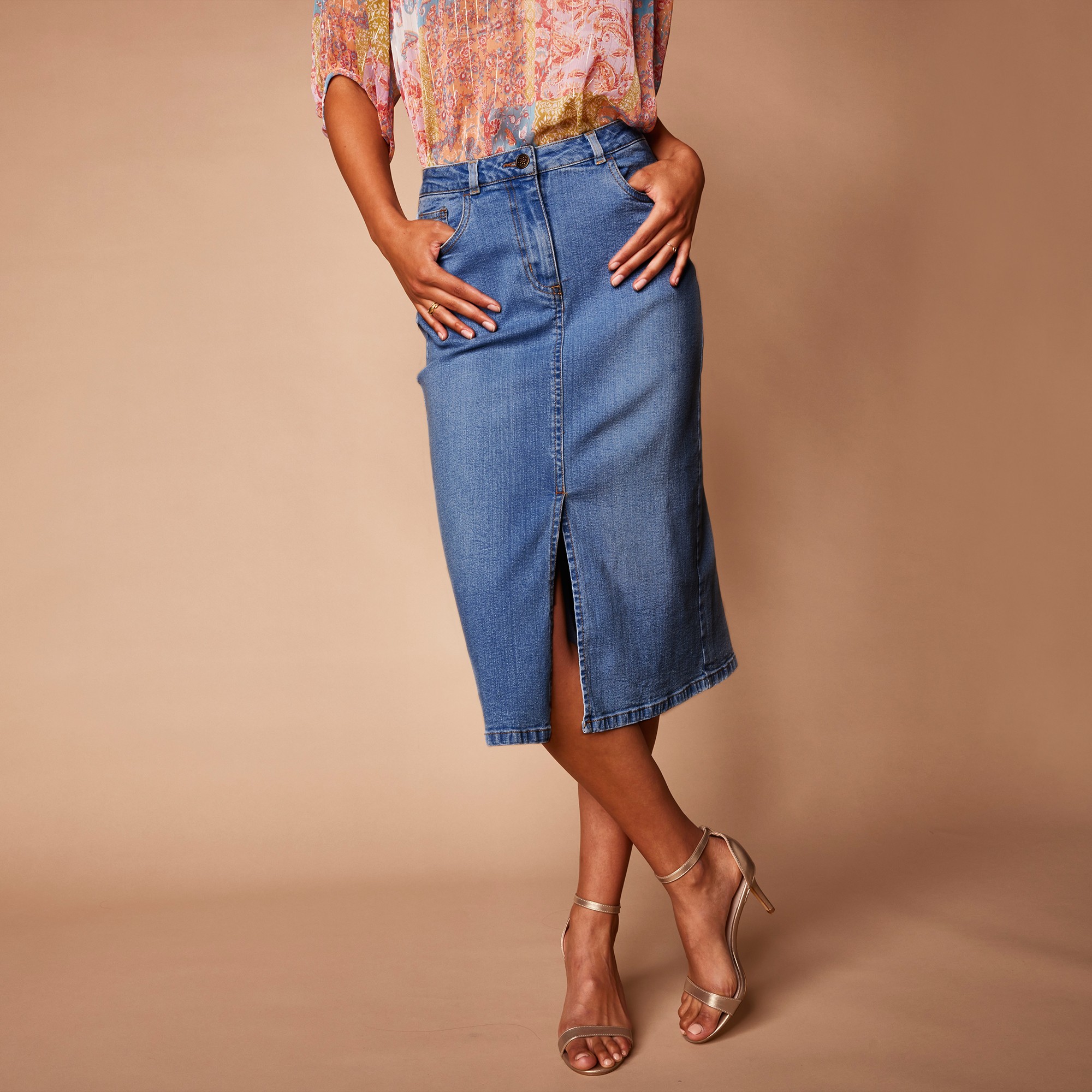 Blanche porte jupe en jean outlet