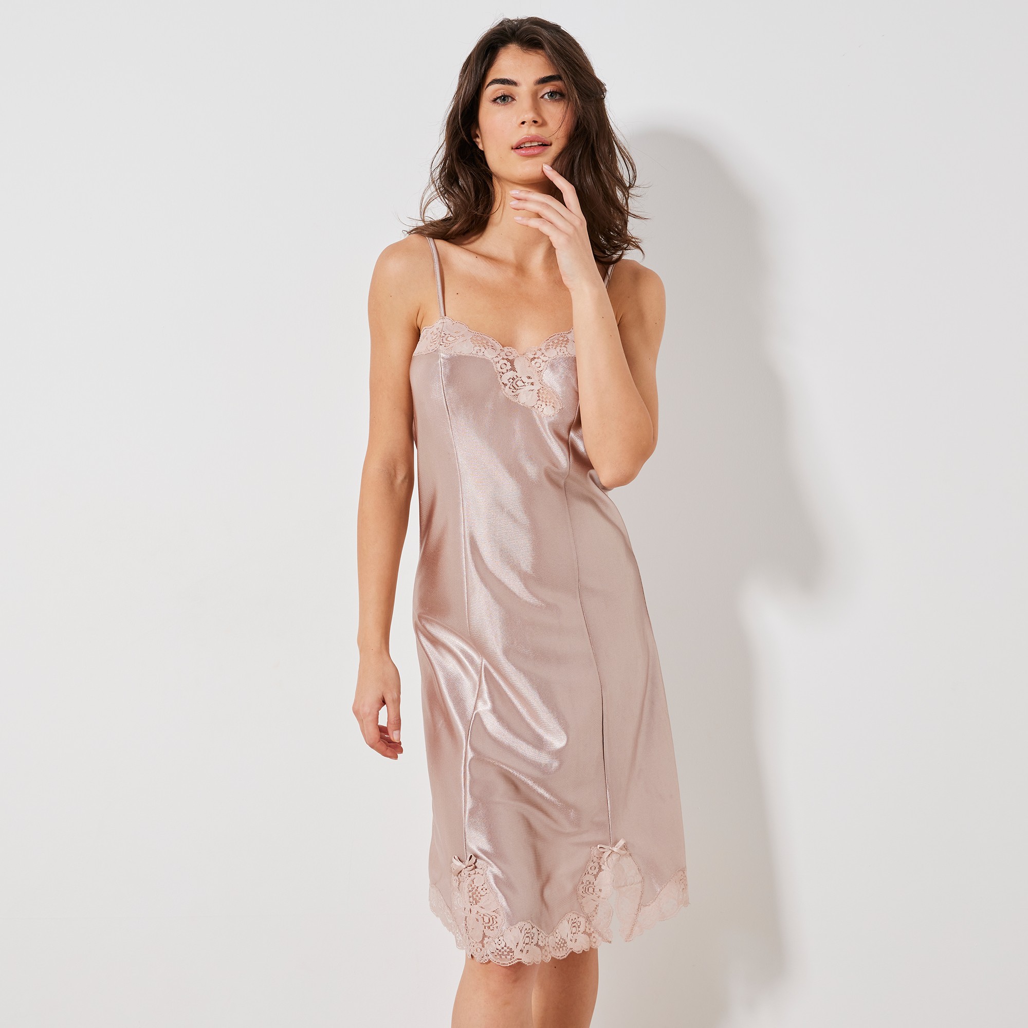 Fond de robe en satin antistatique